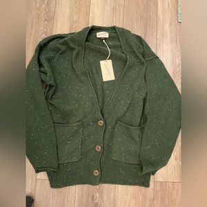 Universal thread grandpa sweater